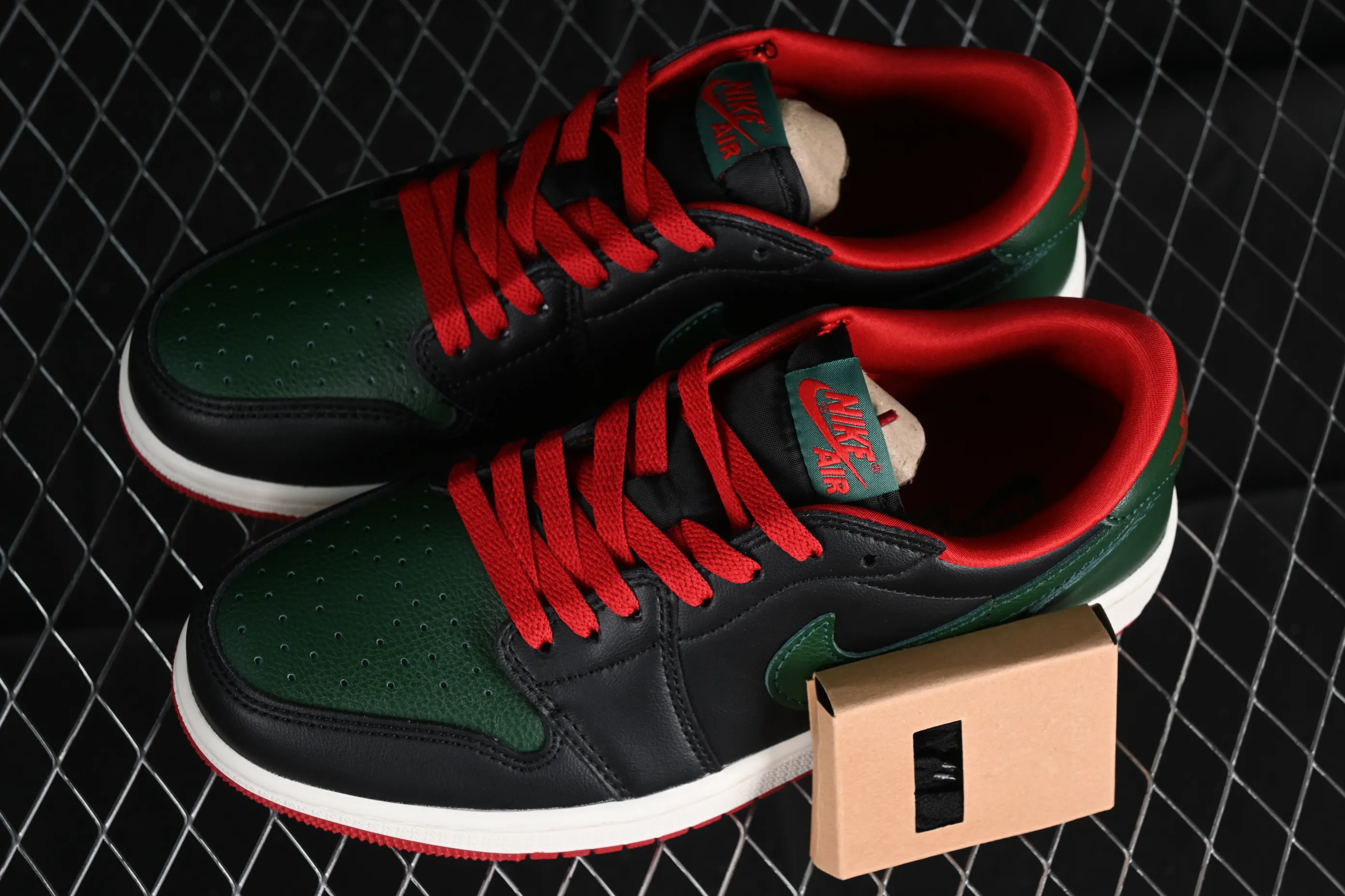 All categories Air Jordan Jordan series basketball shoes Air Jordan 1 Low Z version Air Jordan 1 Low AJ1 Joe 1 black and green color low-top cultural casual sneakers CZ0775-036